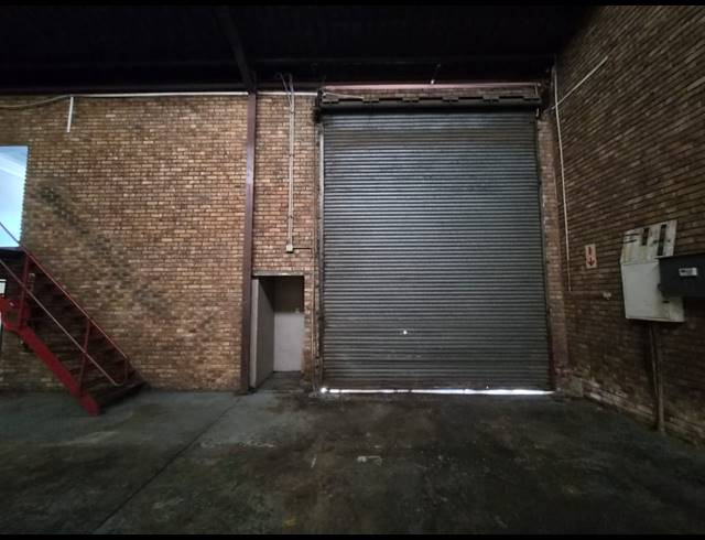 300M² WAREHOUSE TO LET IN WADEVILLE